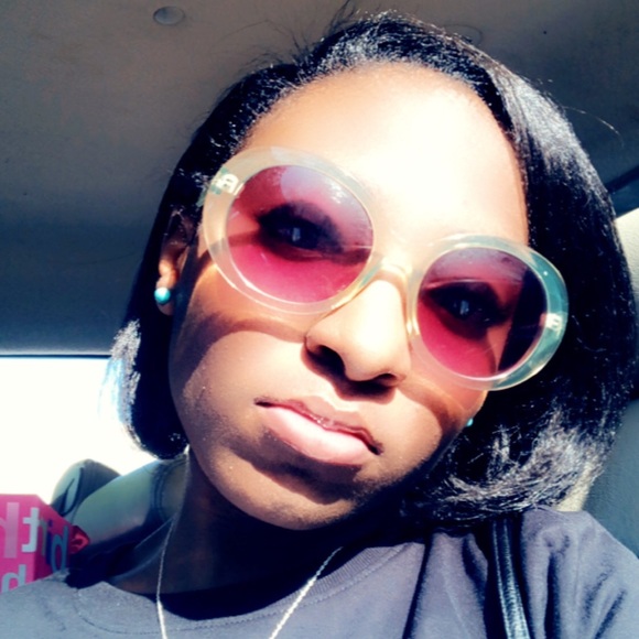 Meet your Posher, Mani - Picture 3 of 8